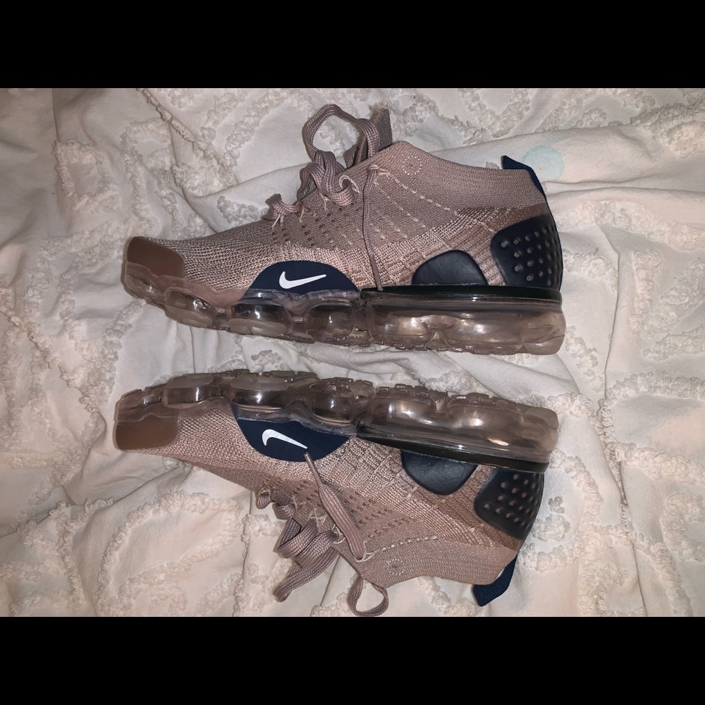 woman’s nike vapor max